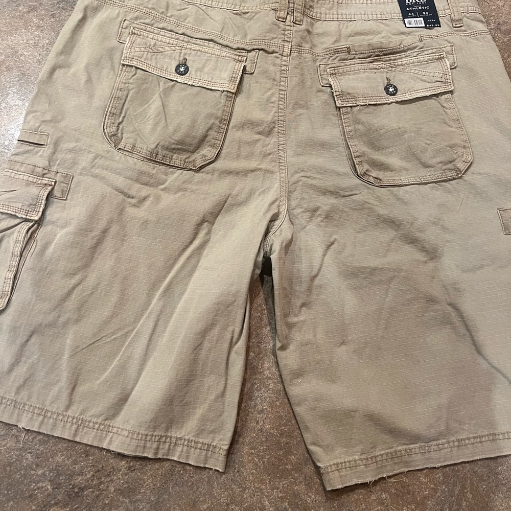 NWT BKE MENS CARGO SHORTS size 44 X 24 out seam